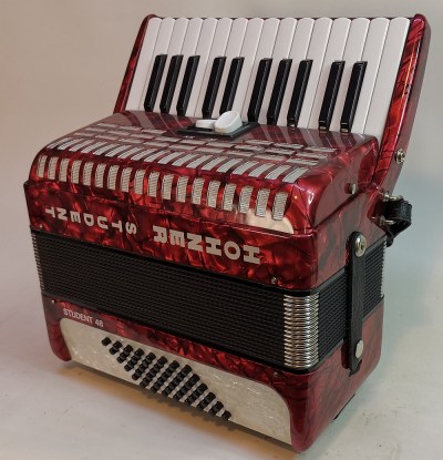 Hohner Student 48
